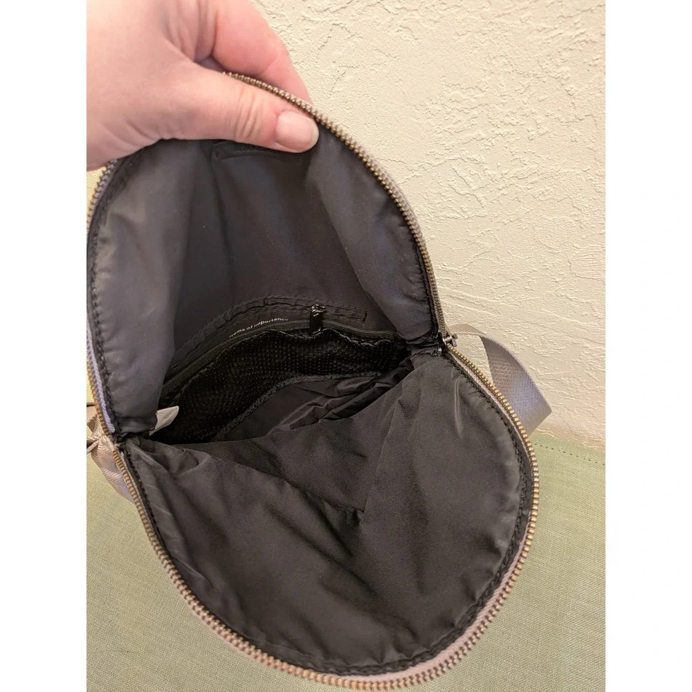 Lululemon‎ Everywhere Belt Bag Small Crossbody Messenger Bag Grey Nylon